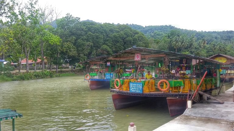 loboc floating restaurants
