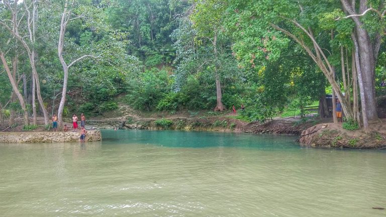 two bodies of water meet in Loboc River