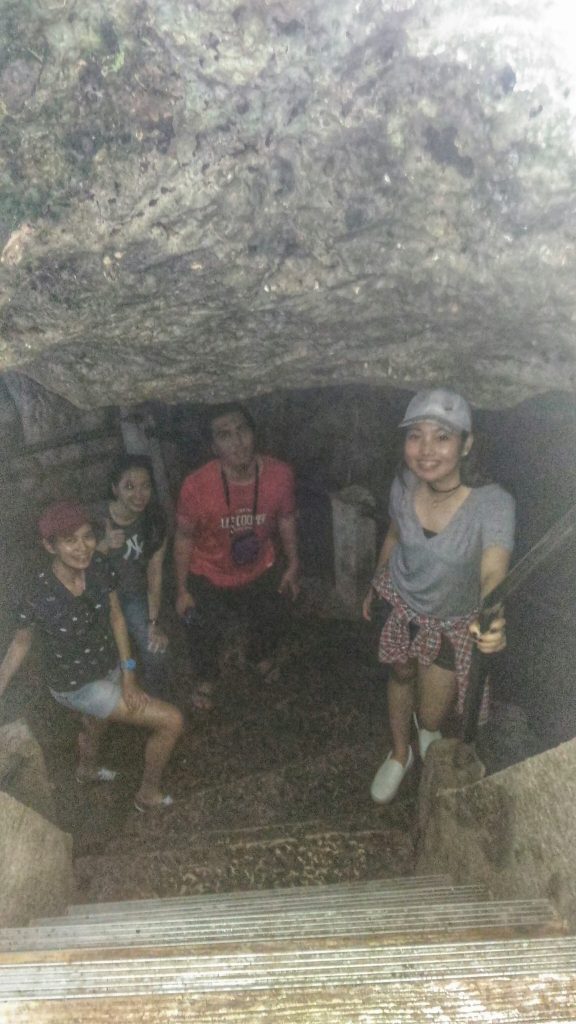our group picture at the entrance of the hinagdanan cave